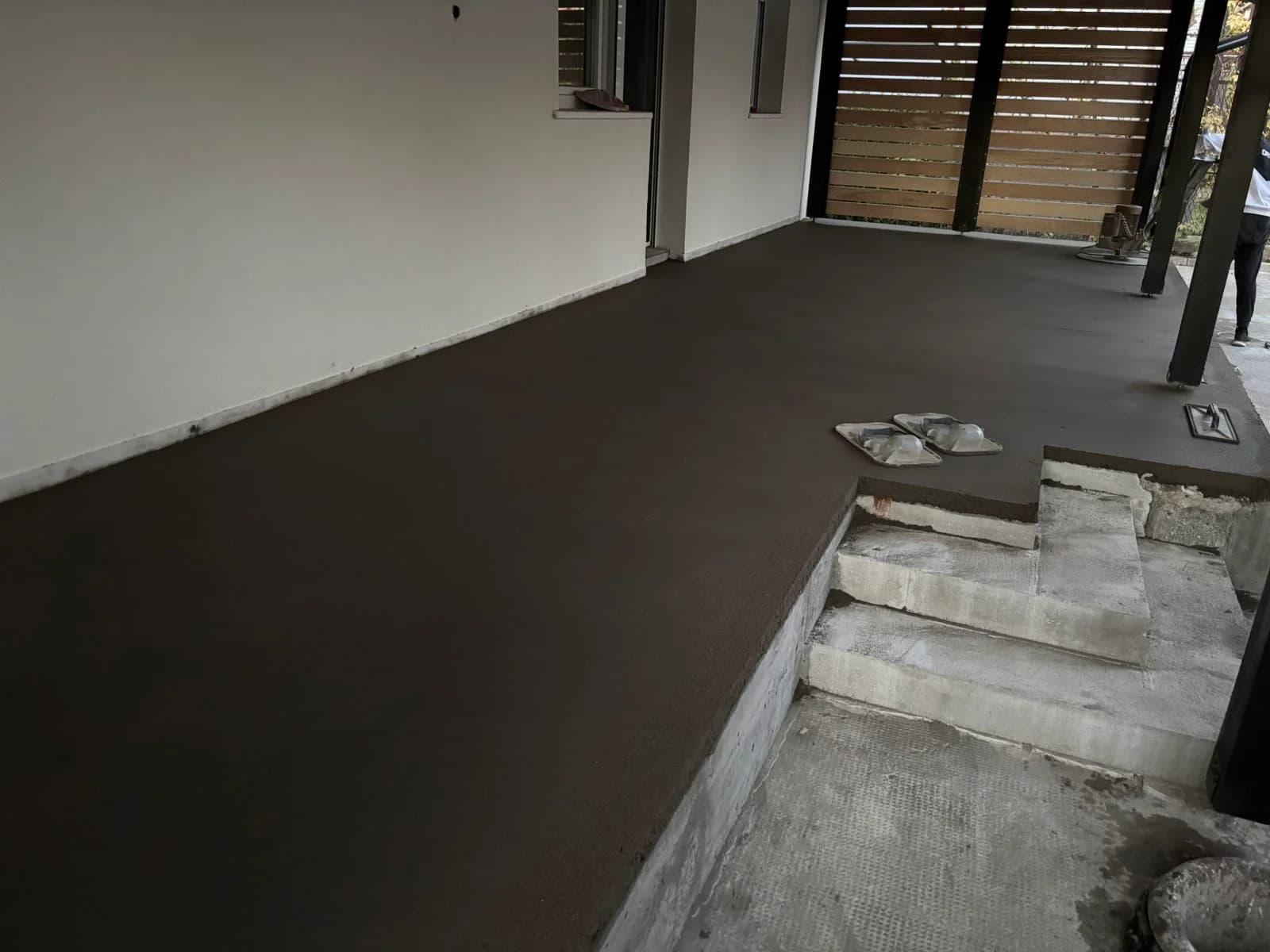 Cementna košuljica na terasi sa stepenicama - mašinska košuljica Novi Sad