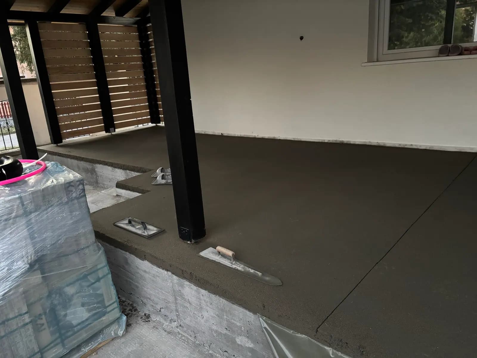 Izrada košuljice na natkrivenoj terasi - mašinska košuljica Novi Sad