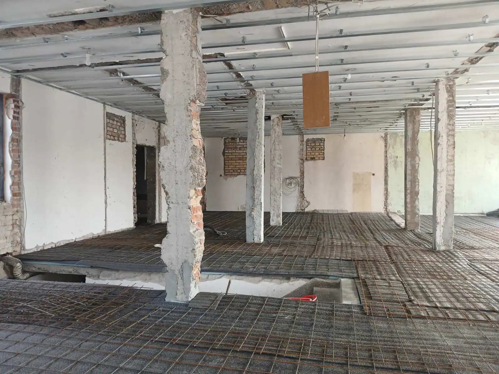 Armaturna mreža + košuljica - poslovni prostor 800m² - mašinska košuljica Novi Sad
